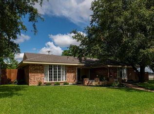 1600 Renee Dr, Hurst, TX 76054