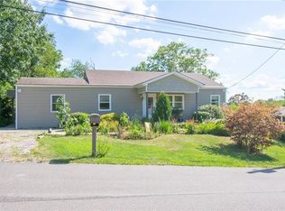 41 Grandview Ave, Hickory, PA 15340