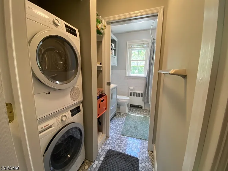 390 Morris Ave #4 — Photo 6