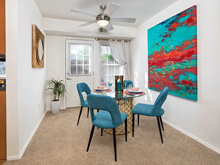 Cambridge Apartments — Photo 13