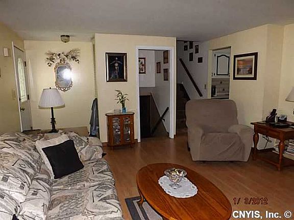 4th image of 4026 Marlton Cir