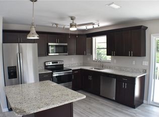 8049 Albatross Rd, Fort Myers, FL 33967