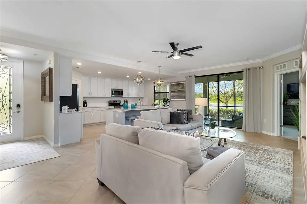 3 bed, 2.0 bath, 1737 sqft, $7,500 — Photo 4
