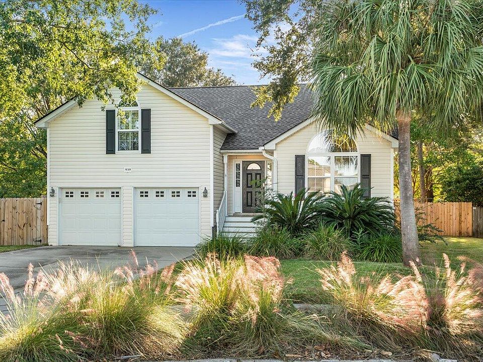 1st image of 939 Clearspring Dr