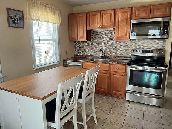 5th image of 76 Ralph Mann Dr