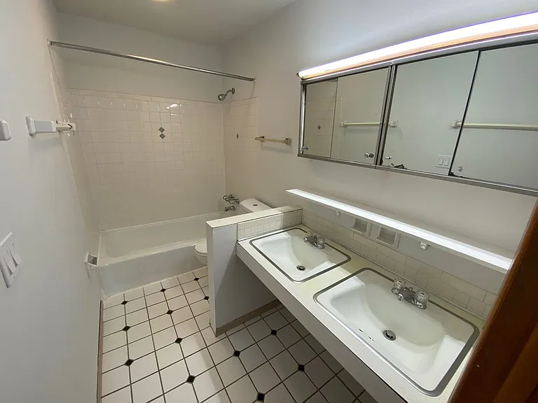 Chittenden Ave 34 UL — Photo 31