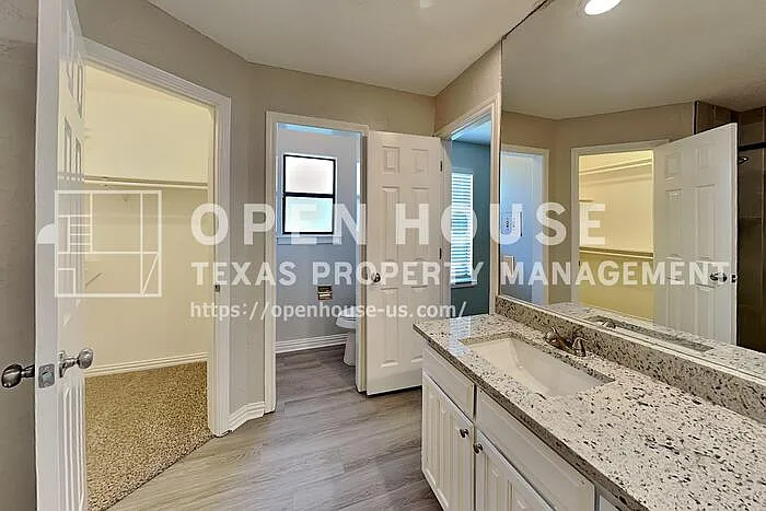 6117 Courtside Dr — Photo 11