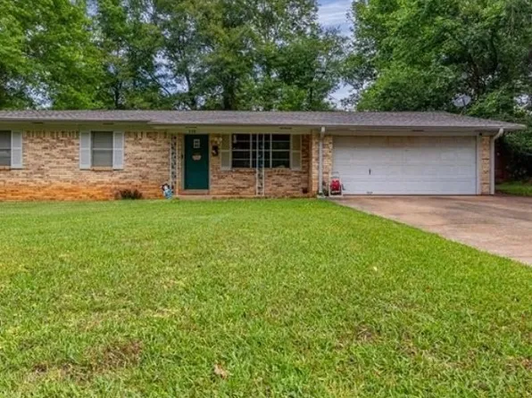 320 Mackechney St, Nacogdoches, TX 75965