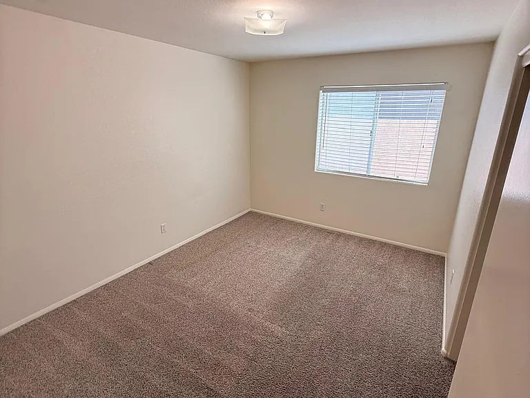 4556 E Charleston Ave — Photo 28