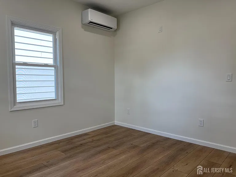 33 Obert St #1A — Photo 5