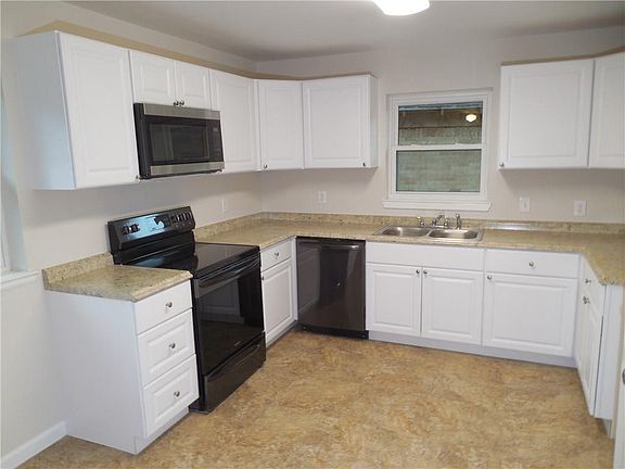 2nd image of 1348 Gillette St
