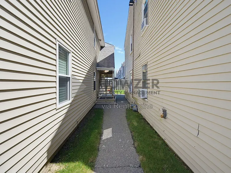 1029 Iyannough Rd #1D — Photo 19