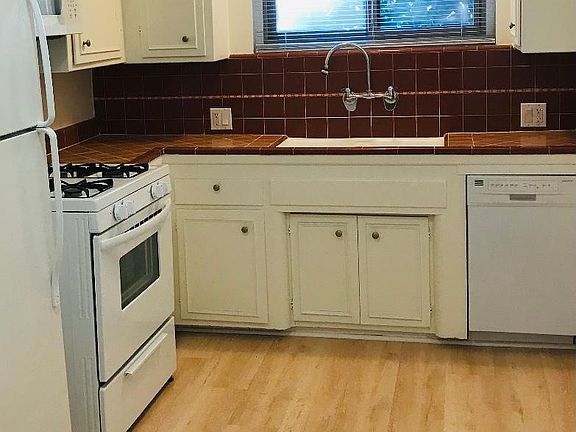 2nd image of 605 S Barrington Ave #22