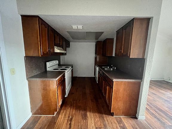 4th image of 3723 Thornberry Ct
