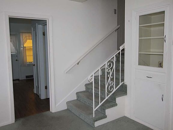 3rd image of 2524 Glenwood Ln