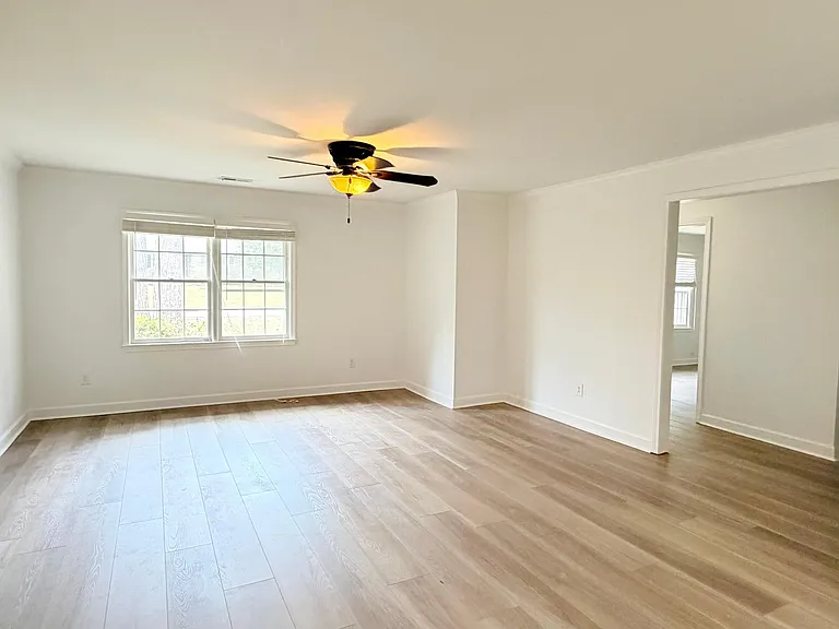 4411 Green Bay Trl — Photo 17