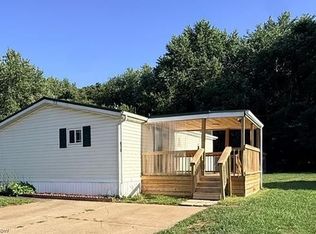 610 Sandpiper Ln SE, New Philadelphia, OH 44663