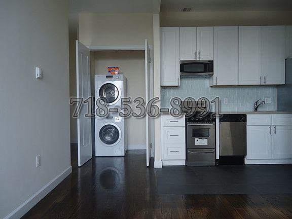 3rd image of 849 Manhattan Ave APT 4R