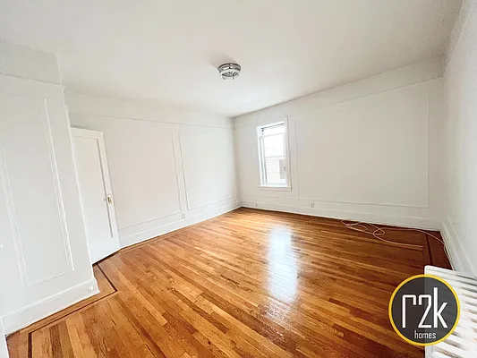 Rented by Realty 2000 Corp | media 3