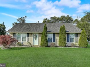 552 Berkshire Dr, Williamstown, NJ 08094