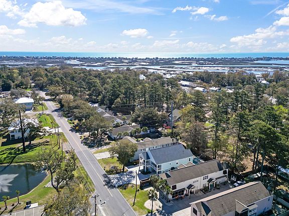 3rd image of 567 Sunnyside Ave.