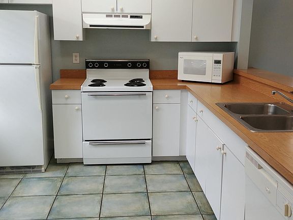 3rd image of 4440 Murdock Ave