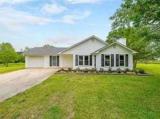 2725 Milton Bryan Dr, Loganville, GA 30052