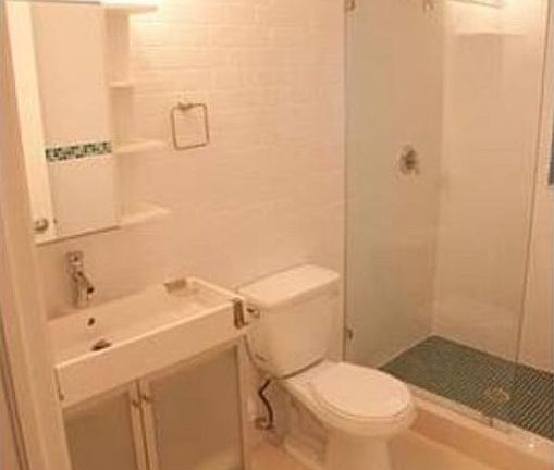 3rd image of 6891 Bay Dr #205