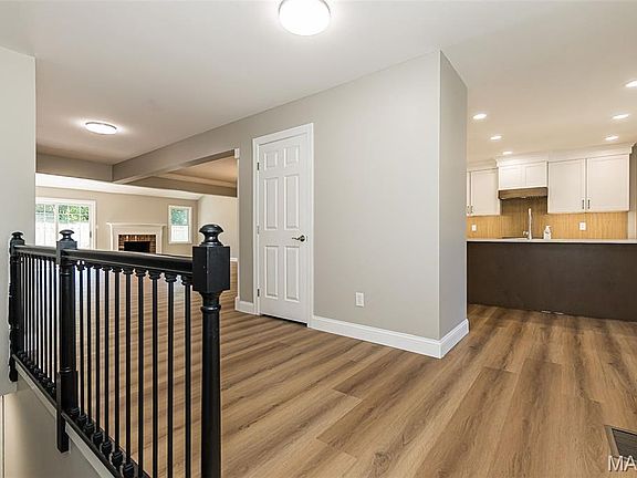 3rd image of 2477 Baxton Way