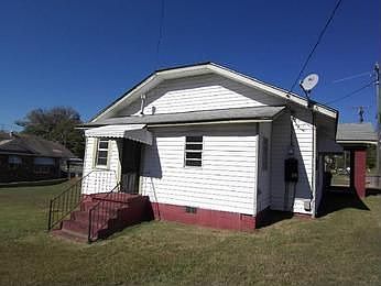 2nd image of 122 W 18th St