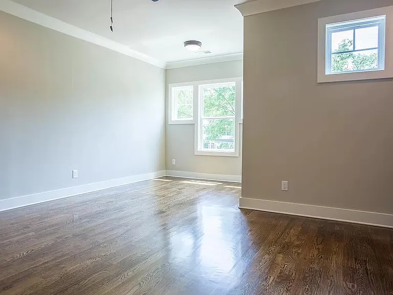 1409A Chester Ave — Photo 12
