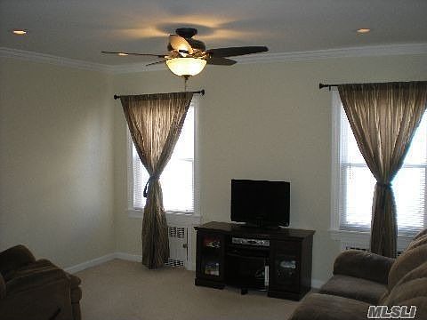 4th image of 557 Beach 130 St