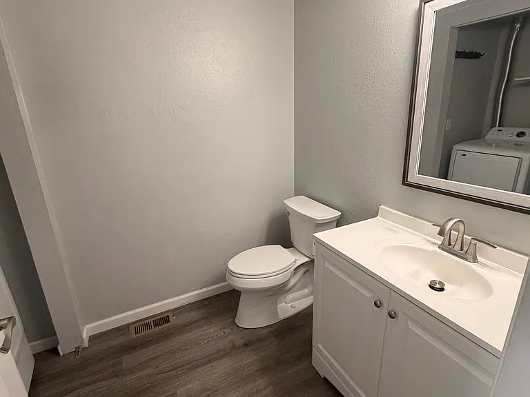 2031 Oakcrest Cir — Photo 8