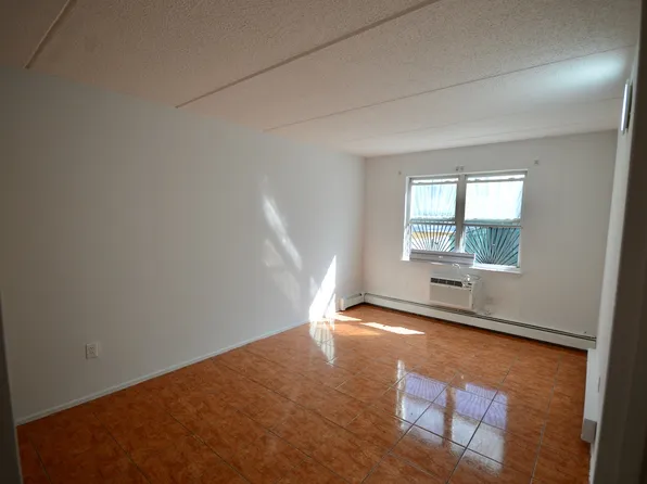 72 Menahan Street image 1 of 16