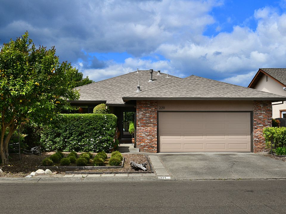 1st image of 229 Orangewood Dr