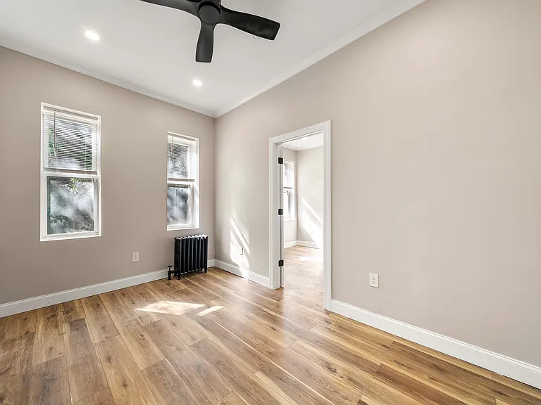 219 Mallory Ave #3 — Photo 6