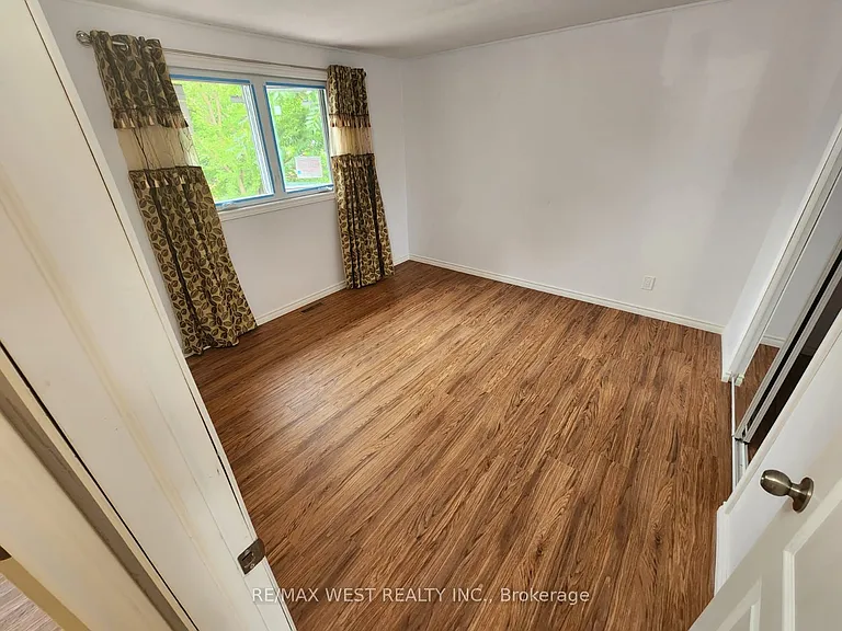 10658 Atwater Cres — Photo 31