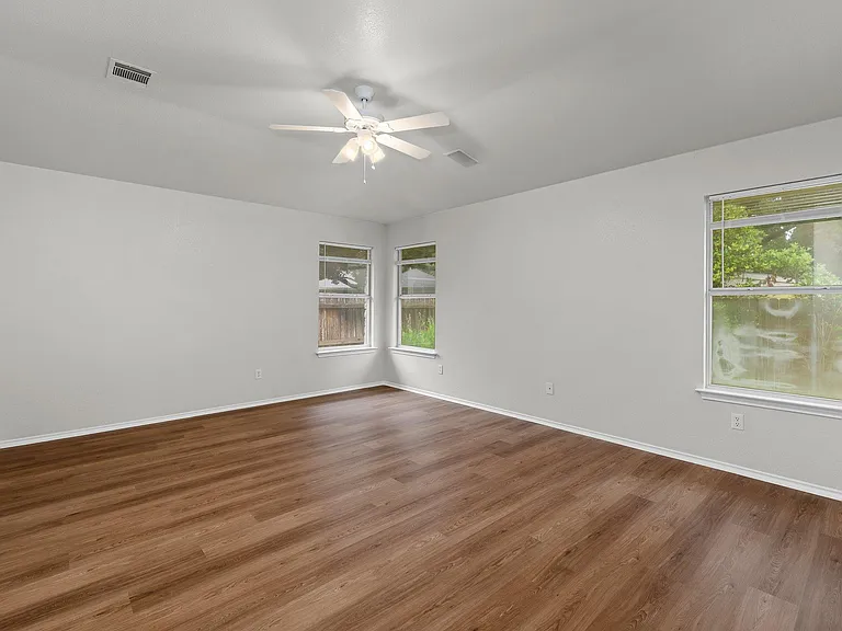 3904 Cadoz Ct — Photo 19