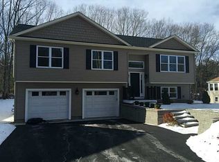 11 Black Hawk Trl, Smithfield, RI 02917