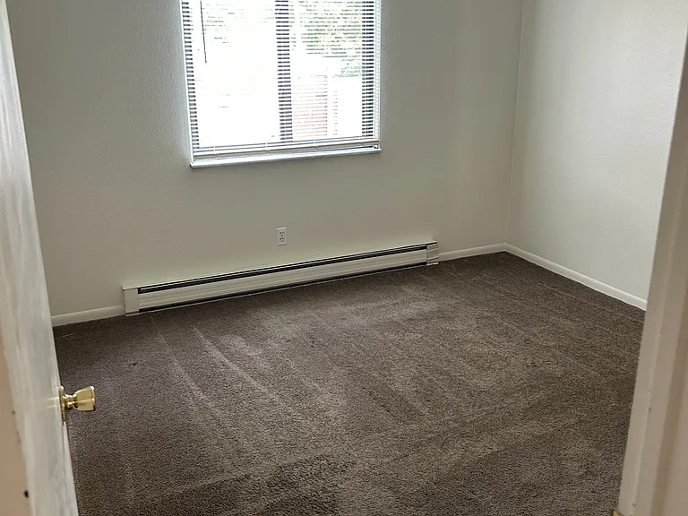 916 S Byrne Rd #10 — Photo 2