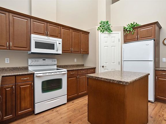 5th image of 4539 W 69th St