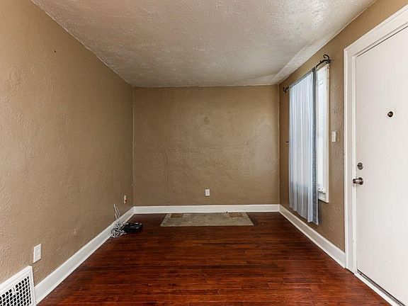 4th image of 29520 Greenland St