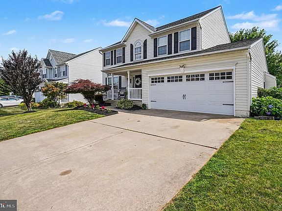 3rd image of 703 Hickory Limb Cir