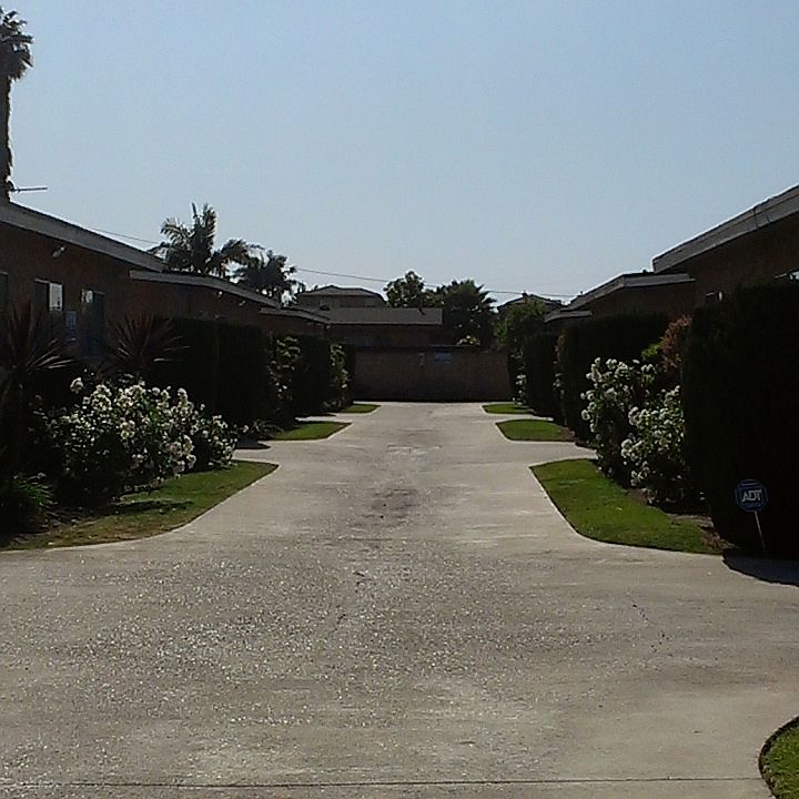 2nd image of 14427 S Berendo Ave #427-06