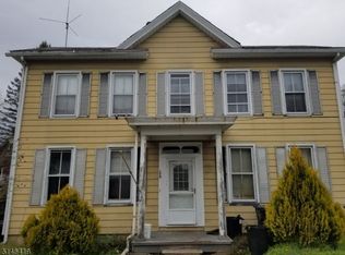 13 Maple St, Milford, NJ 08848