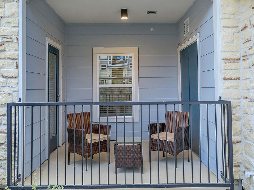 Vantage at McKinney Falls A1 Balcony or Patio