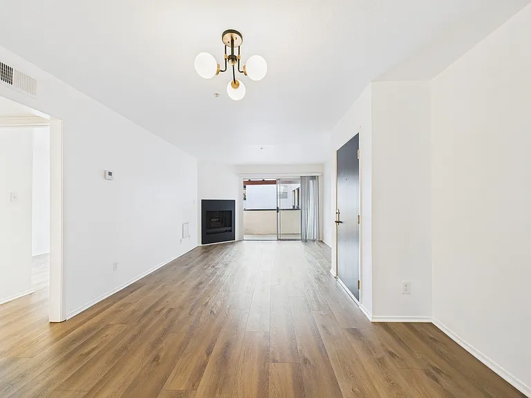 Alur Apartments — Photo 17