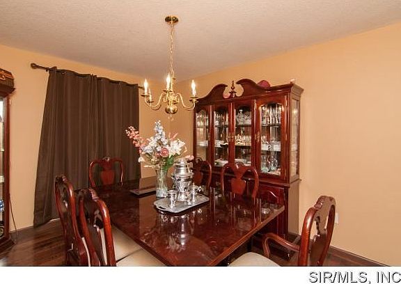 3rd image of 126 Cumberland Ct