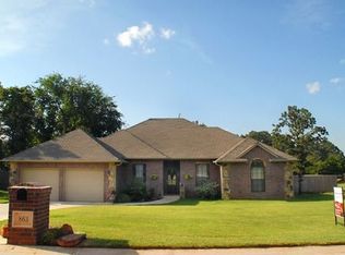 863 Lost Oak Dr, Guthrie, OK 73044