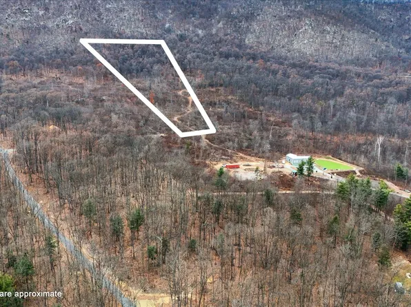 Bonaventure Way, Berkeley Springs, WV 25411